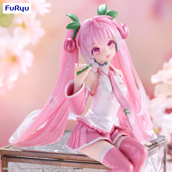 Hatsune Miku Noodle Stopper Figure Sakura Miku 2024 Pearl Color ver. FuRyu