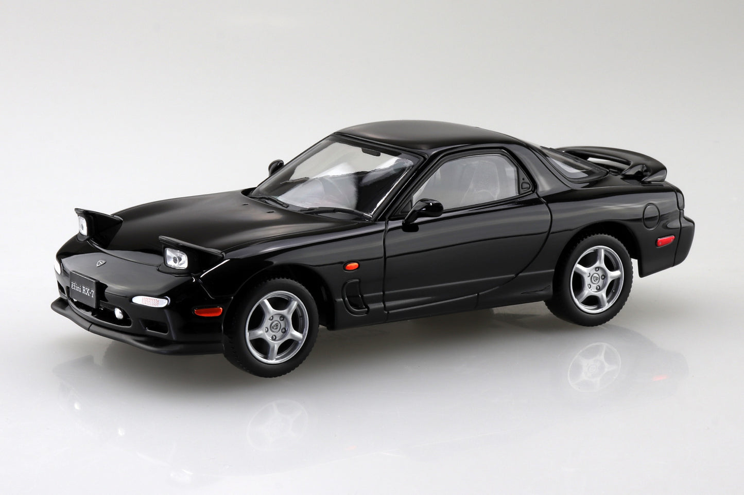 Aoshima 1/32 SNAP KIT #04-BB, Efini FD3S RX-7 (Brilliant Black)