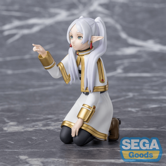 Frieren: Beyond Journey's End PM Perching Figure Frieren ~Frieren Poking Something~SEGA
