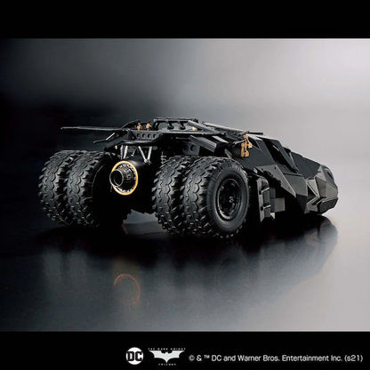 Batmobile 2006 Tumbler Tank Batman Begins 1/35 Bandai Model Kit