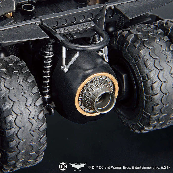 Batmobile 2006 Tumbler Tank Batman Begins 1/35 Bandai Model Kit