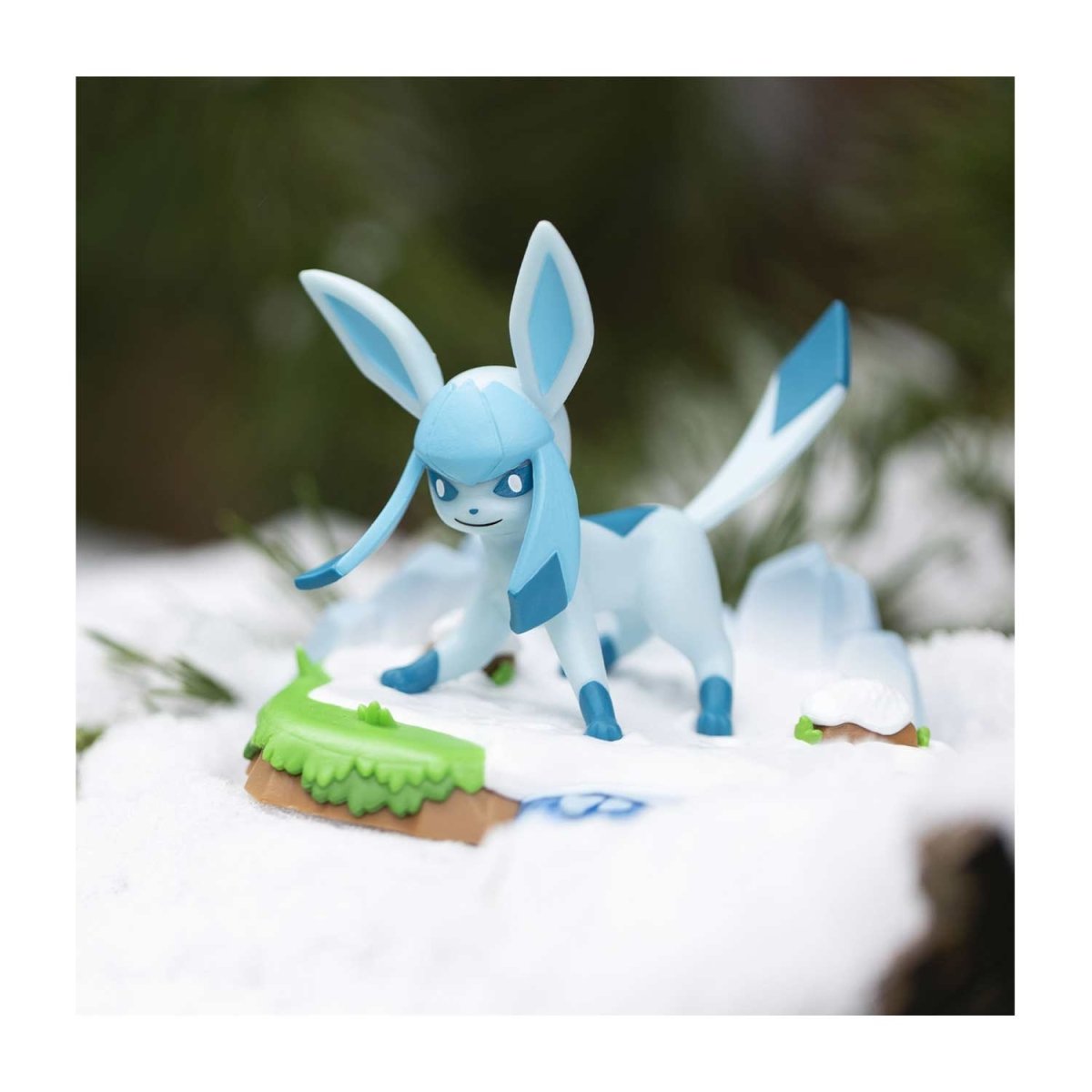 Pokémon An Afternoon with Eevee & Friends: Glaceon Figure by Funko