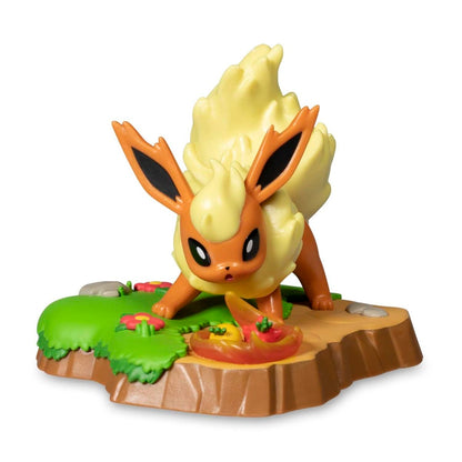 Pokémon An Afternoon with Eevee & Friends: Flareon Figure by Funko